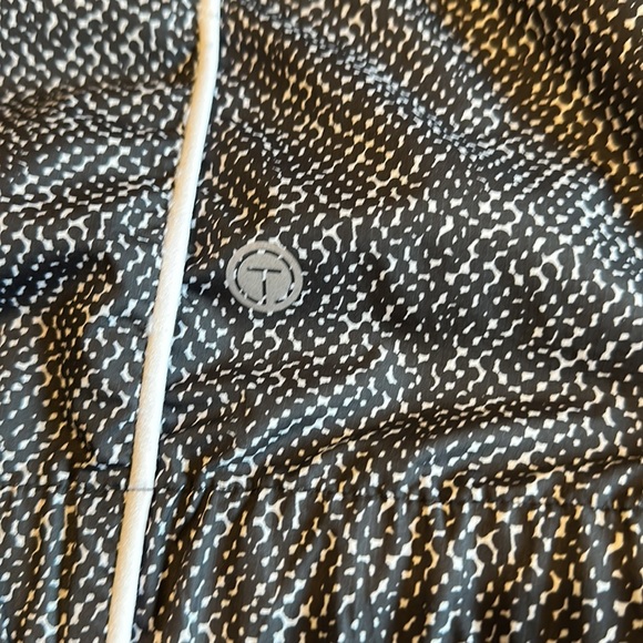 T by Talbots windbreaker with hood. - Picture 6 of 6